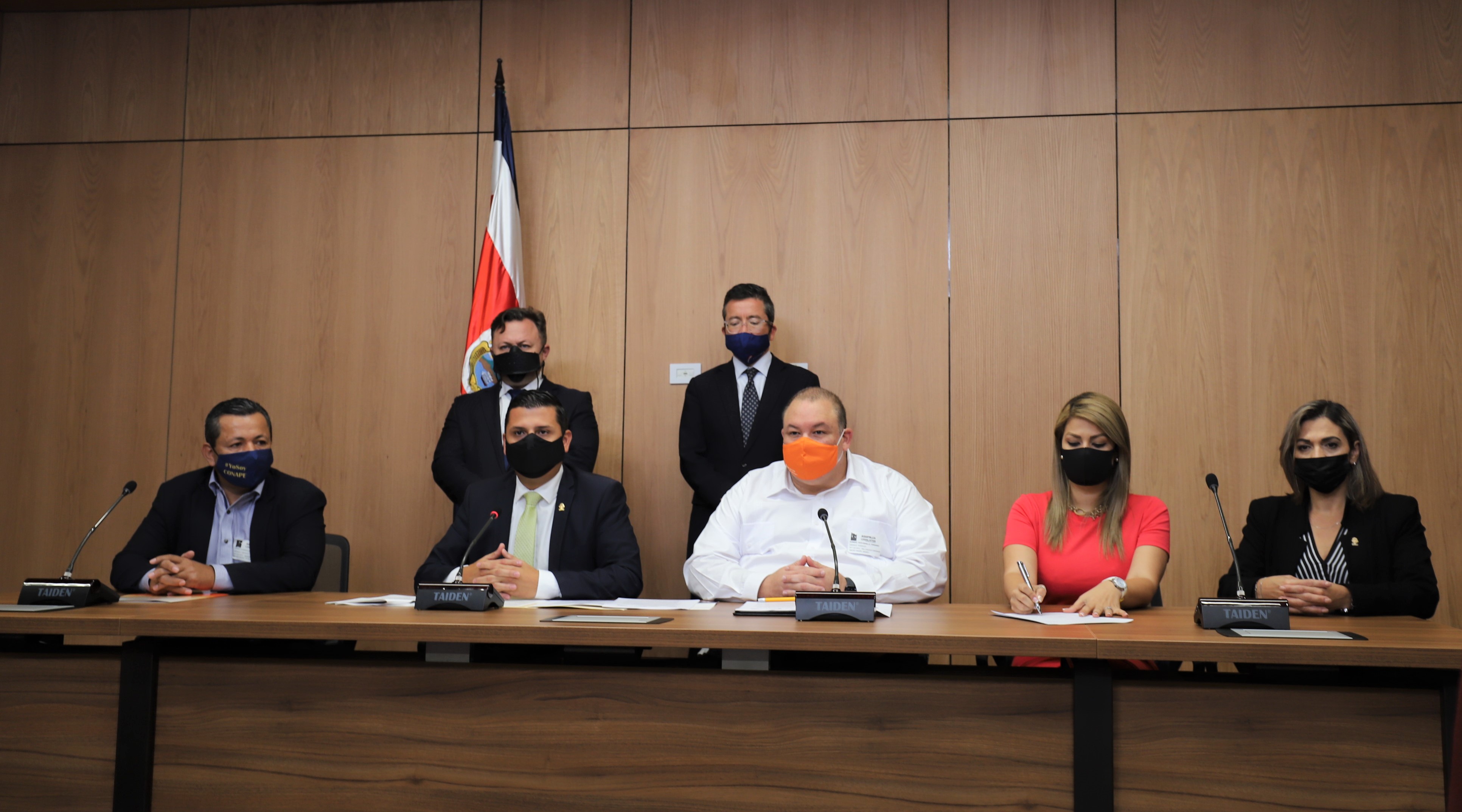 0AF536FC-0038-40AA-9937-3AEA6CC293F1