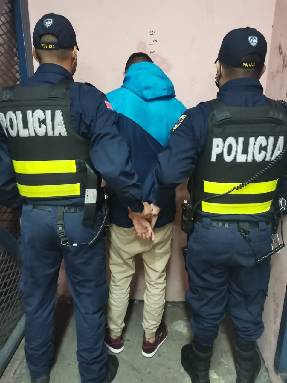 13E46588-097C-4A4F-8DA3-229099F4CC5C