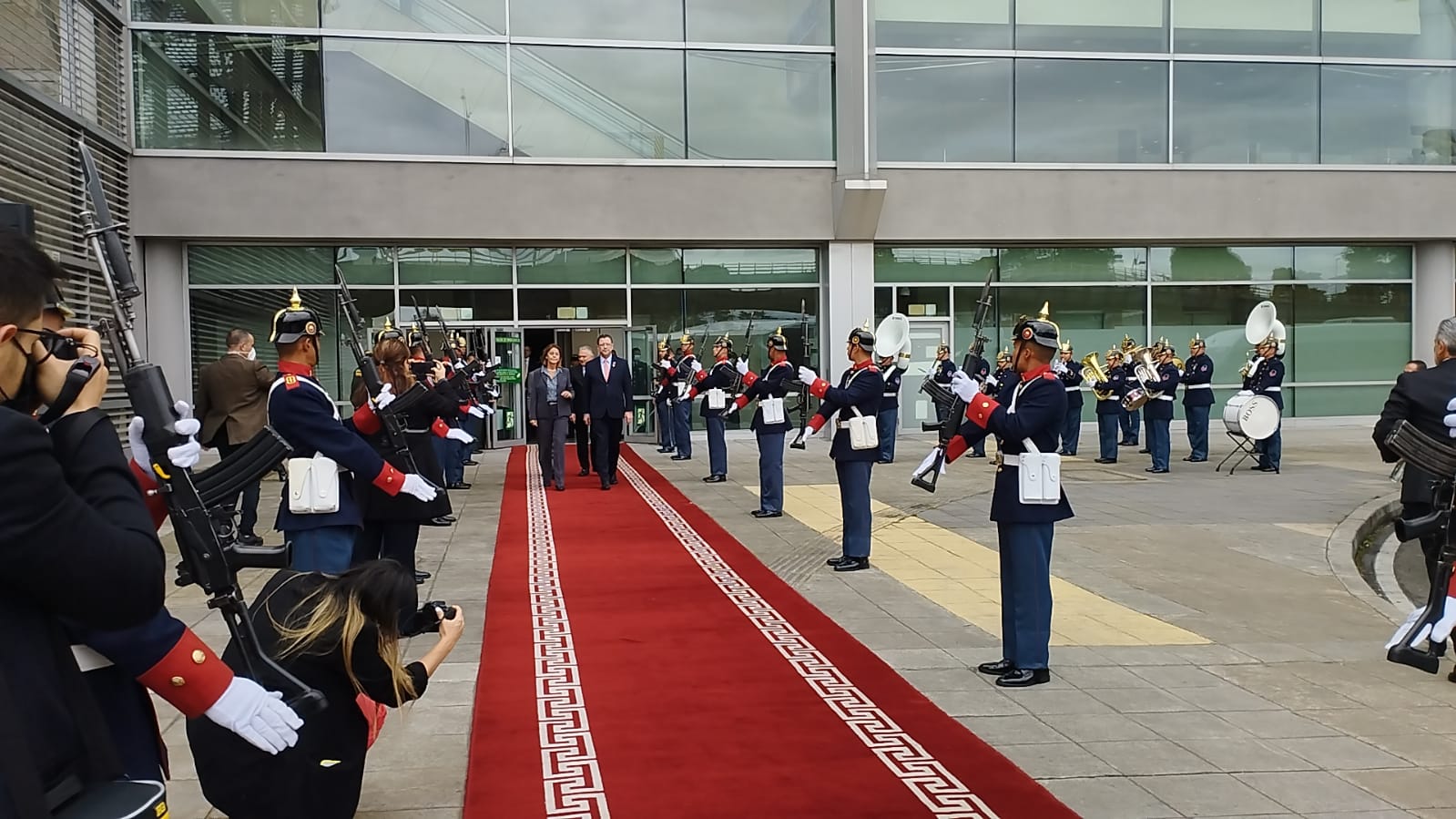 Llegada a Colombia de Presidente Chaves para Traspaso de Poder_06 ago 22