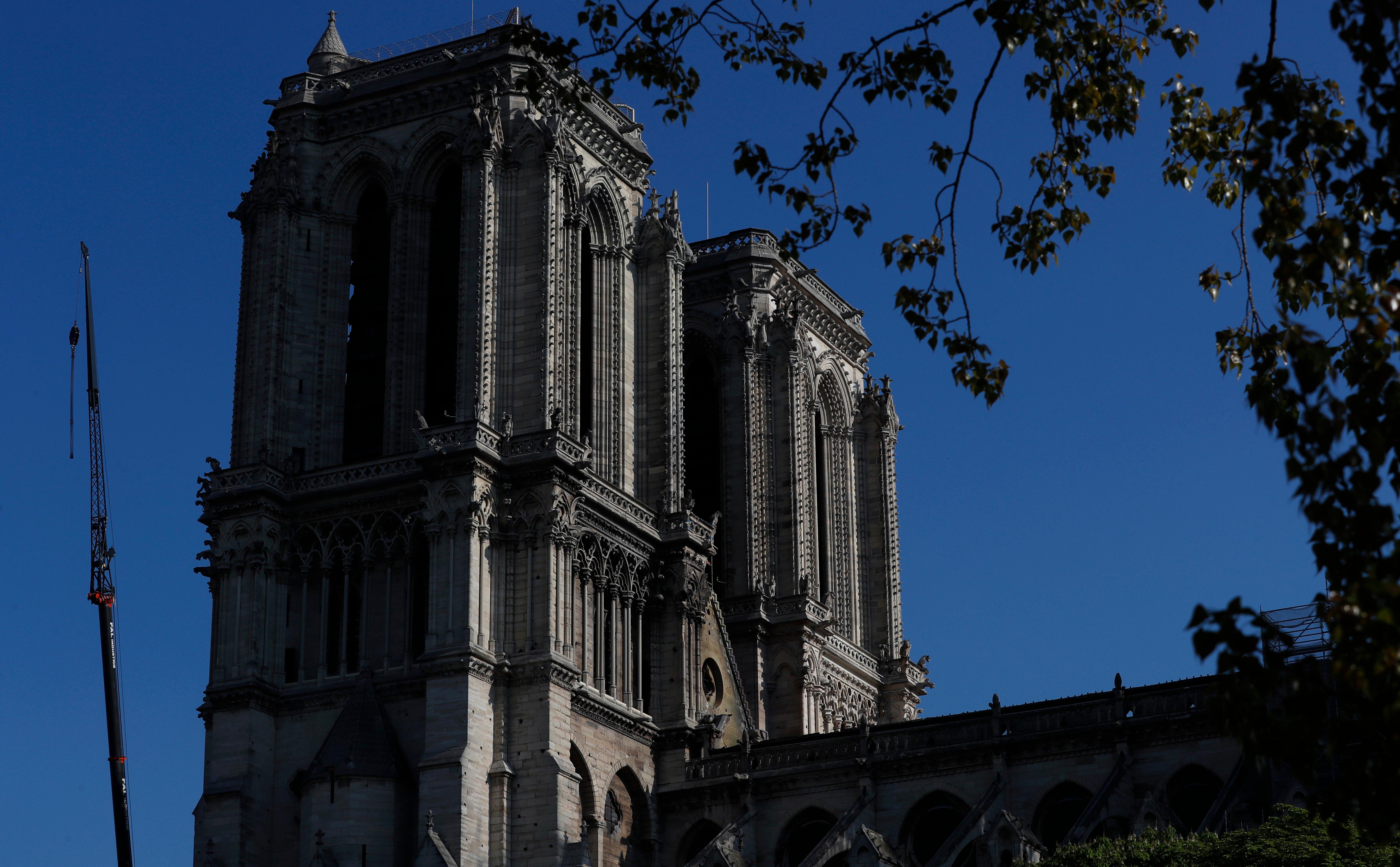 france_notre_dame_fire_46894_crop1556061071719.jpg_1181560113